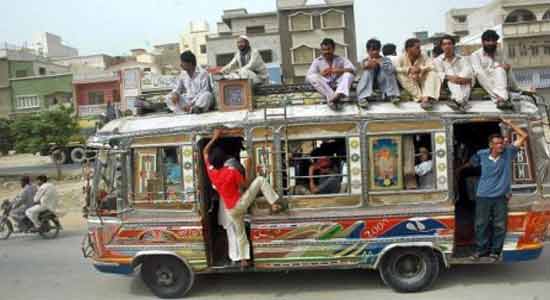 karachi terrible bus