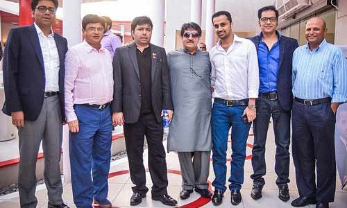 Group-Photo-with-Waseem-Badami
