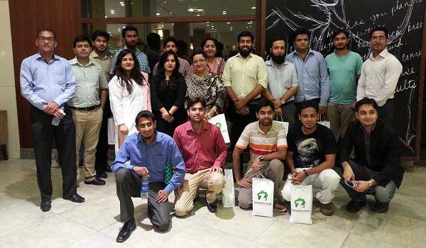 Zameen's karachi Bloggers-Meet-up